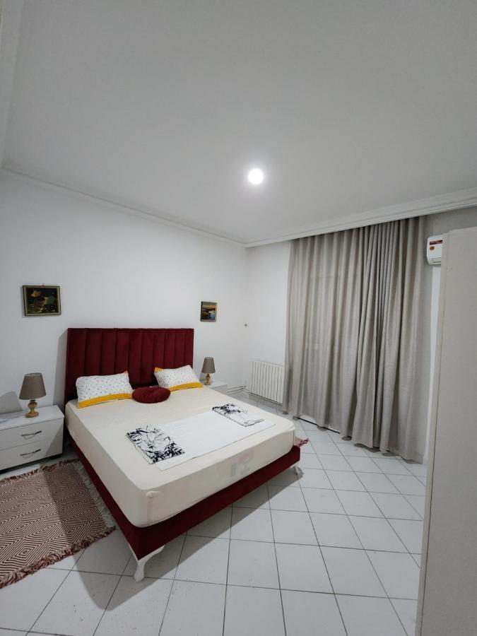 Duplex Bien Equipe Securise Avec Jardin Et Veranda La Marsa Buitenkant foto
