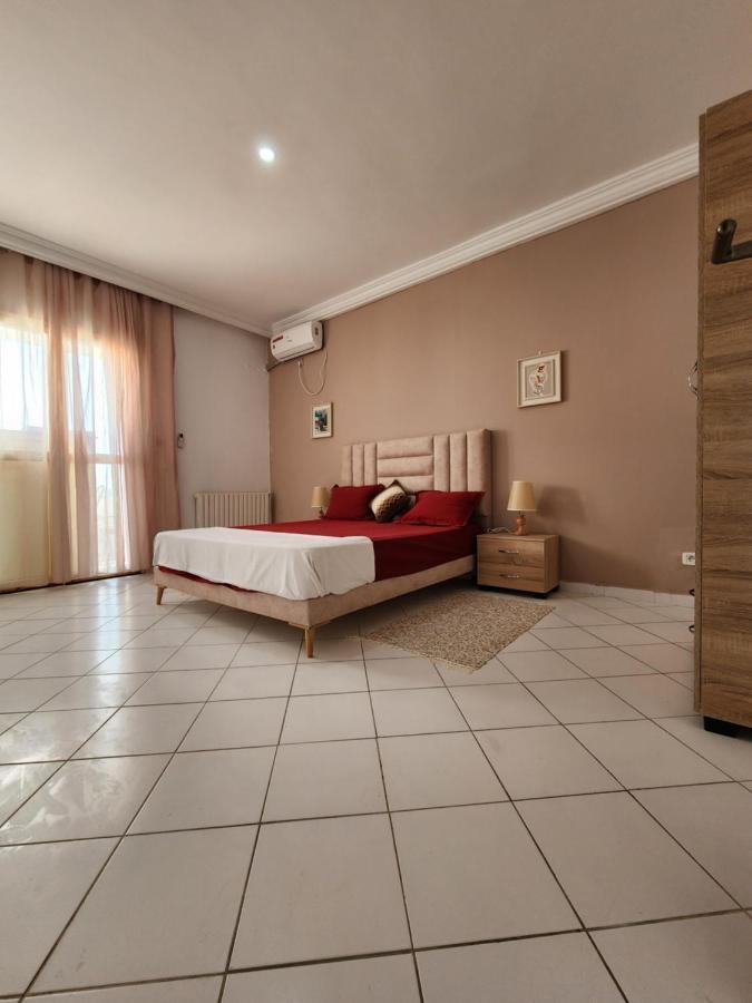 Duplex Bien Equipe Securise Avec Jardin Et Veranda La Marsa Buitenkant foto
