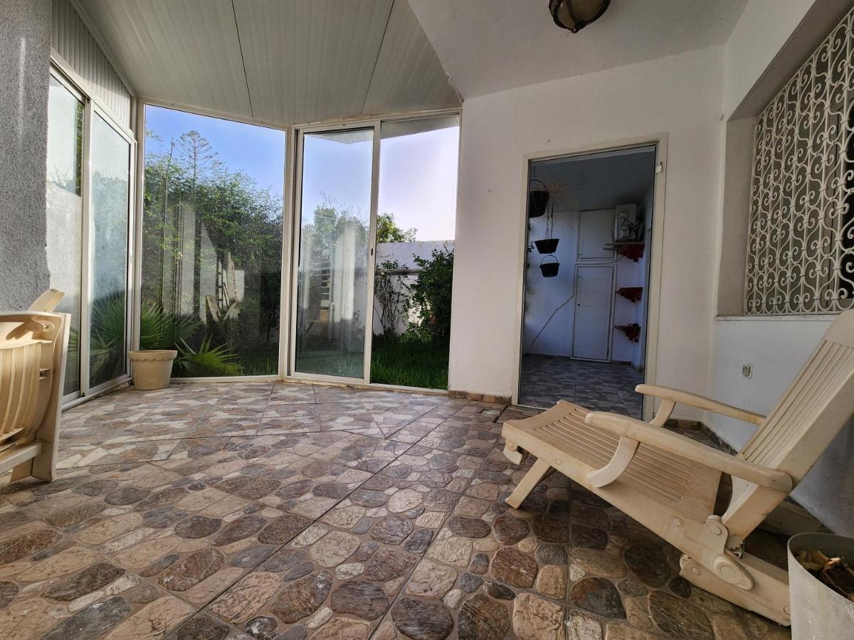 Duplex Bien Equipe Securise Avec Jardin Et Veranda La Marsa Buitenkant foto